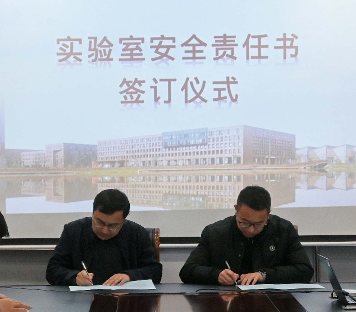 图片3.jpg 图片3.jpg