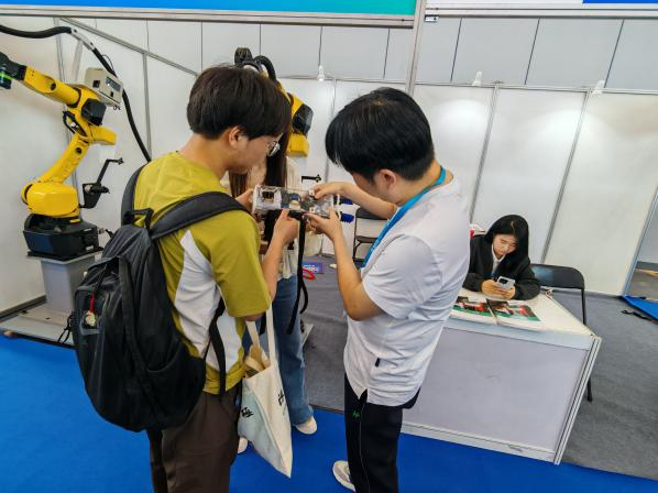 图片2.png 图片2.png
